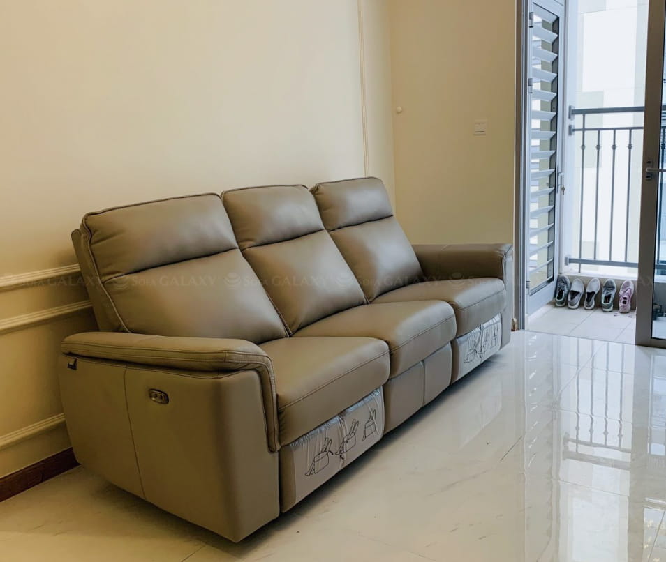 Sofa chỉnh điện Urbino màu be3 chỗ tại nhà khách