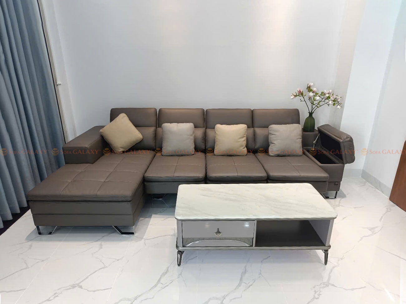 Sofa Monteria nhập khẩu Malaysia da bò thật màu xám đậm tại nhà khách