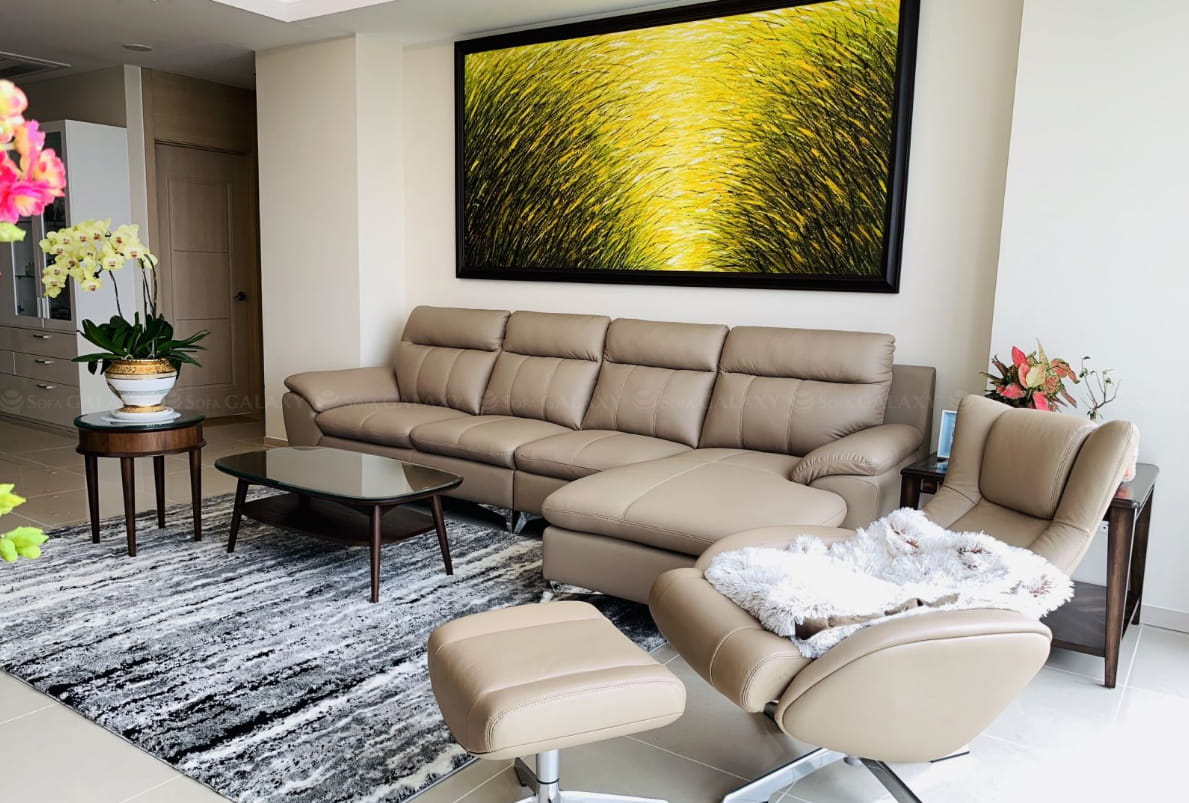 Sofa nhập khẩu chính hãng Salorn màu be kích thước 3m2 tại nhà khách