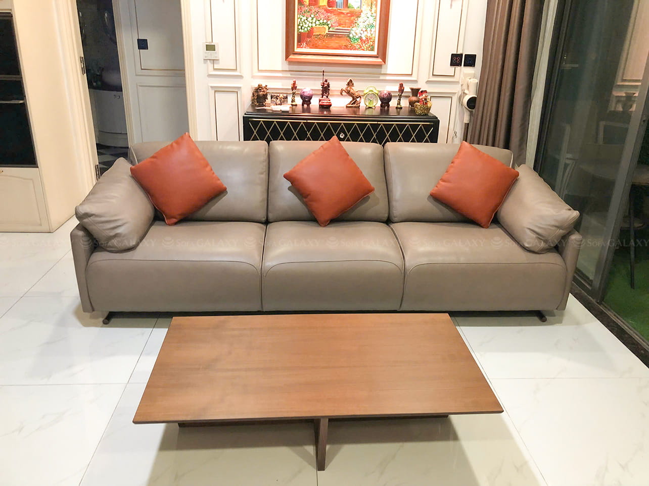 Sofa da bò tự nhiên Proveni nhập khẩu chính hãng trực tiếp từ Ý, chụp tại nhà khách