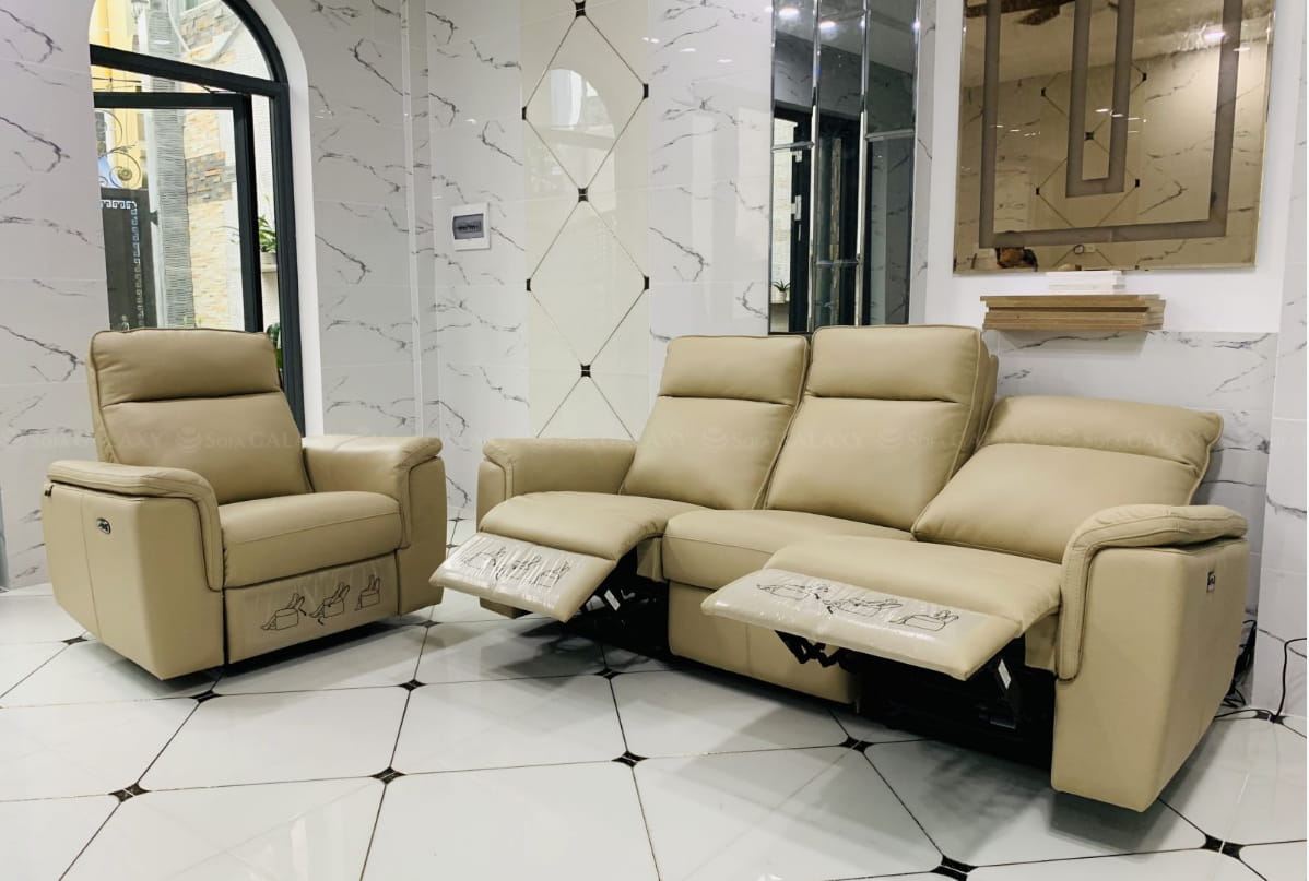 Bộ sofa Urbino chỉnh điện màu kem 3 chỗ và 1 chỗ tại nhà khách đnag chỉnh điện