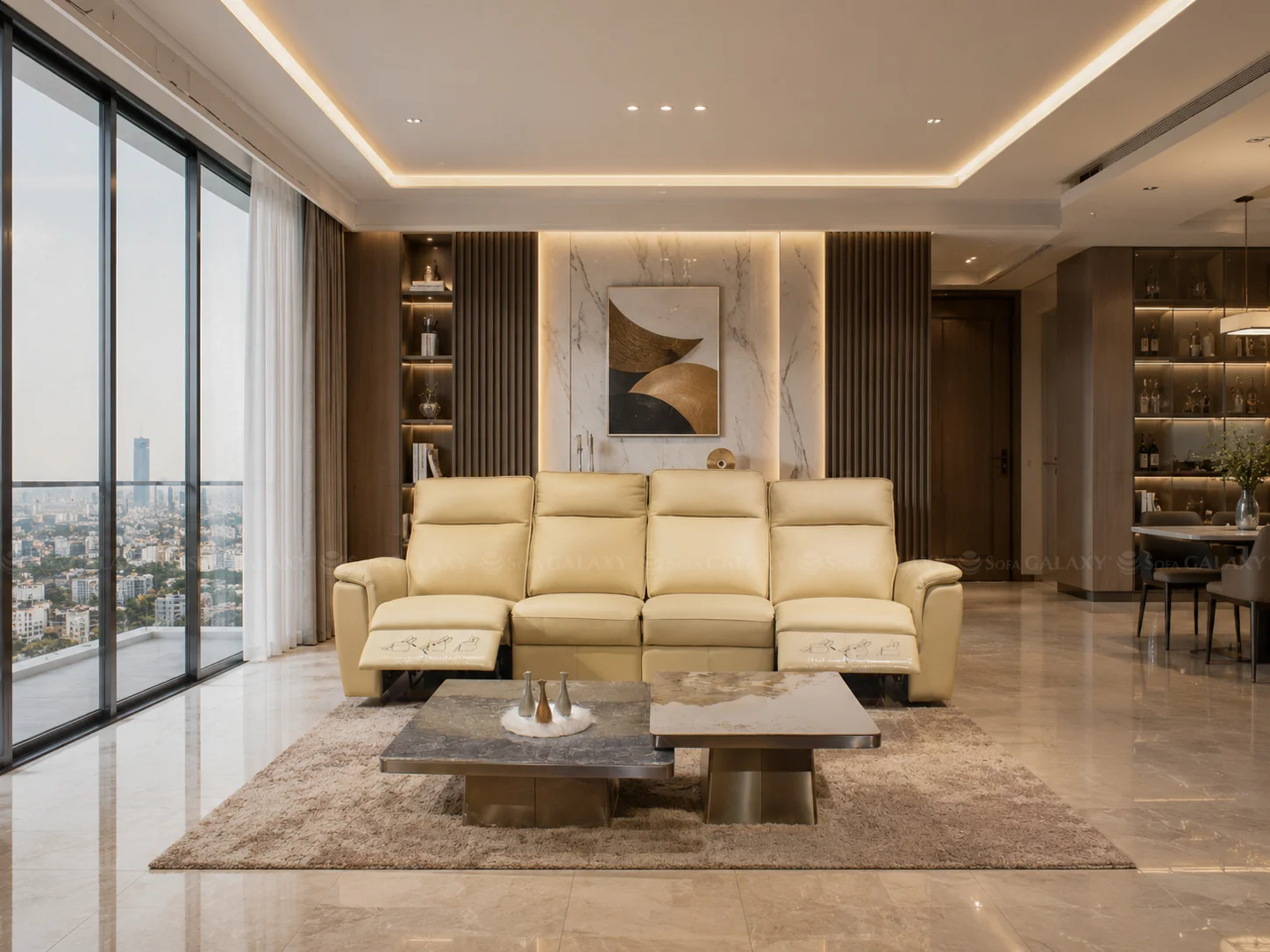 Sofa băng 4 chỗ chỉnh điện Urbino, sofa da bò nhập khẩu Malaysia, màu kem, hình chụp tại showroom