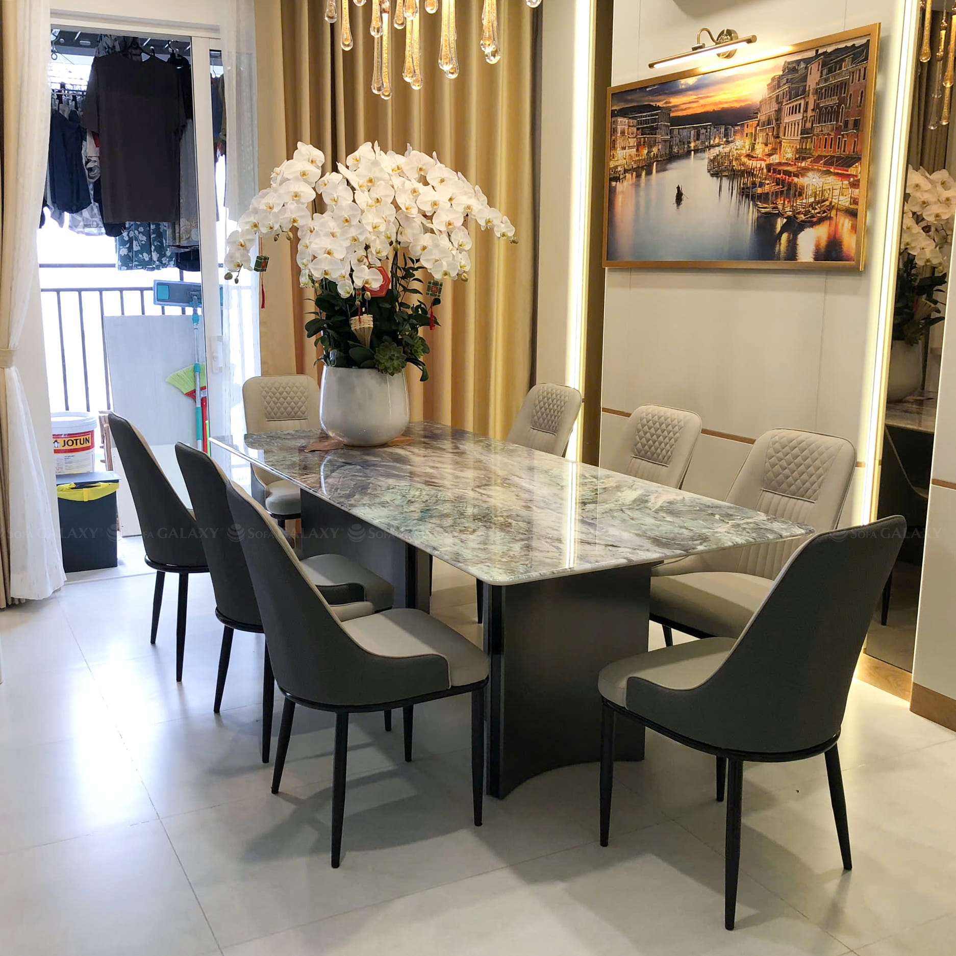 Bàn ăn Atina đá tự nhiên Bạch Ngọc 2m2 bàn giao tại nhà khách căn hộ Sunrise Riverside