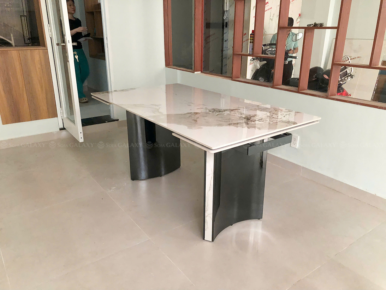 bàn ăn Riveni 1m6 mở rộng 2m3 tại nhà khách