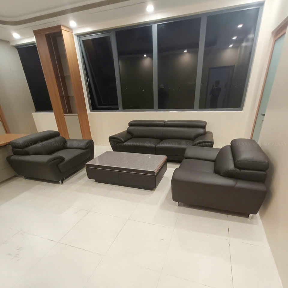 bộ sofa da bò vichy nhập khẩu malaysia và bàn trà dona bàn giao tại văn phòng ến Tre